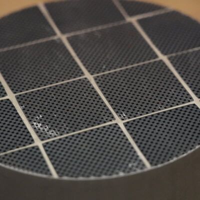 comprar Regeneración continua pasiva y cerámica de panal de miel CDPF 300 cpsi para el control del humo negro Fabricación en línea