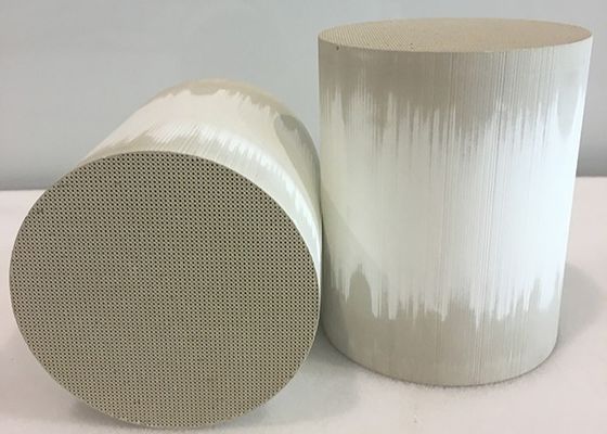 comprar High Catalyst Loading Three Way Catalytic Converter for IX35 Car Model with 300-800°C Temperature Range Fabricación en línea