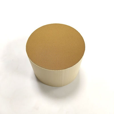 comprar Substrato cerámico de panal de miel para convertidores catalíticos. Cumple con las normas de emisiones EURO 6/VI. Fabricación en línea