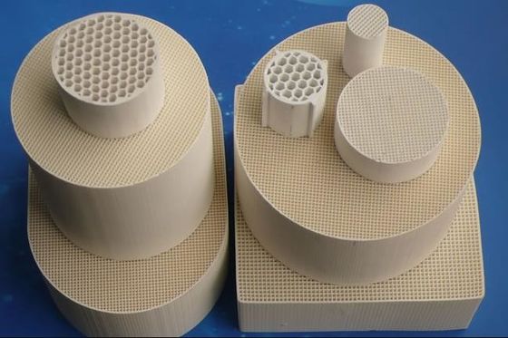 comprar Panal de cerámica 101.6m m del convertidor catalítico del filtro del catalizador de 300 Cpsi Fabricación en línea