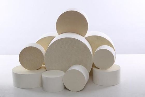 comprar Ayuda de cerámica del catalizador del panal del MgO Al2O3 SiO2 en todos en la maquinaria de los vehículos de Off Road del camino Fabricación en línea