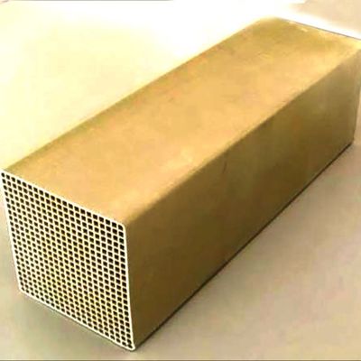 comprar Densidad de célula del alúmina de la ayuda del catalizador del panal del extrusor 300 400 600 Fabricación en línea