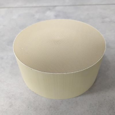 comprar High Catalyst Loading 3 Way Catalytic Converter with Up To 99% Efficiency and 300-800°C Temperature Range Fabricación en línea